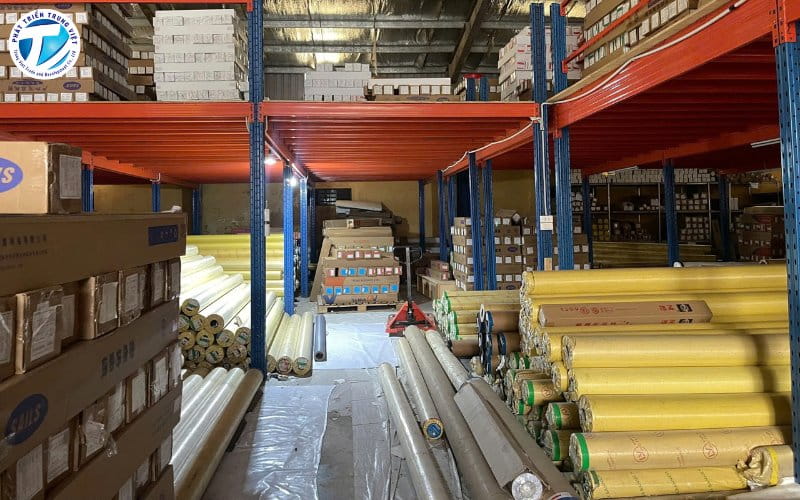 Kho bạt vật liệu của Phát Triển Trung Việt
